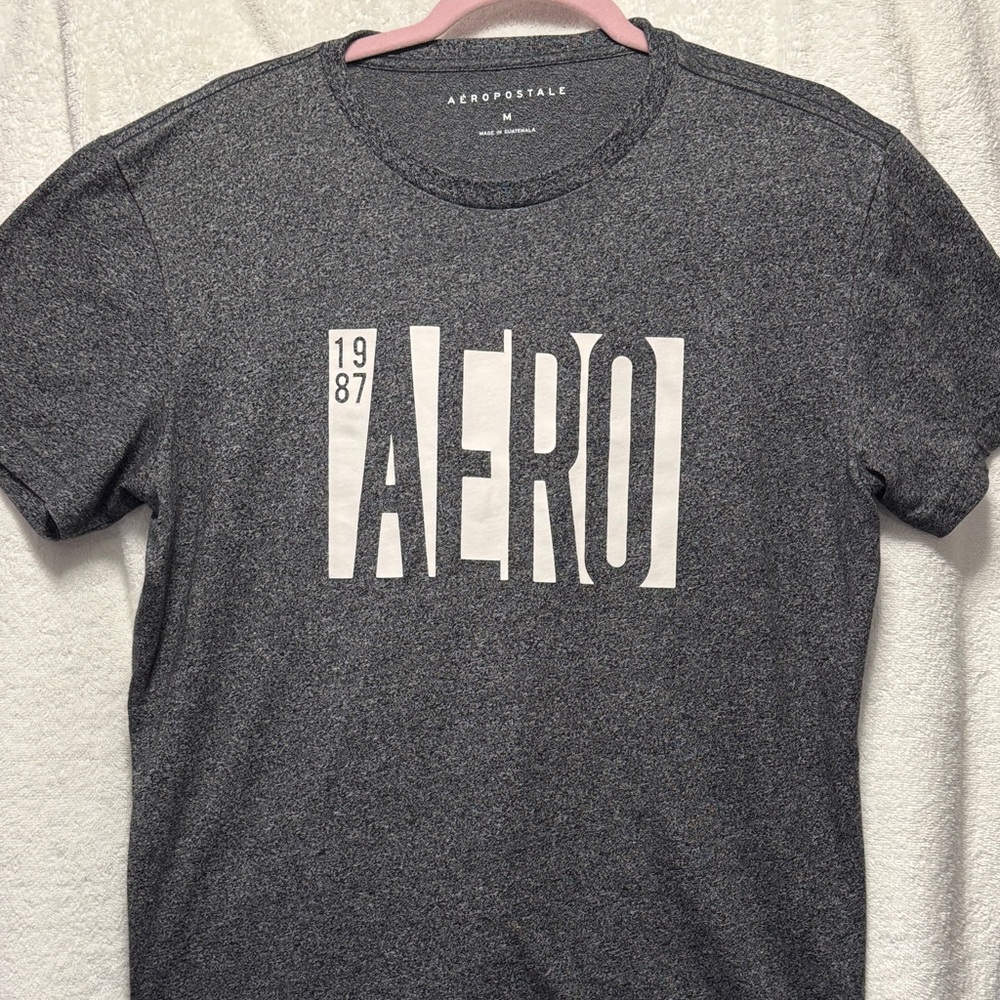 Aeropostale Gray Graphic T-Shirt